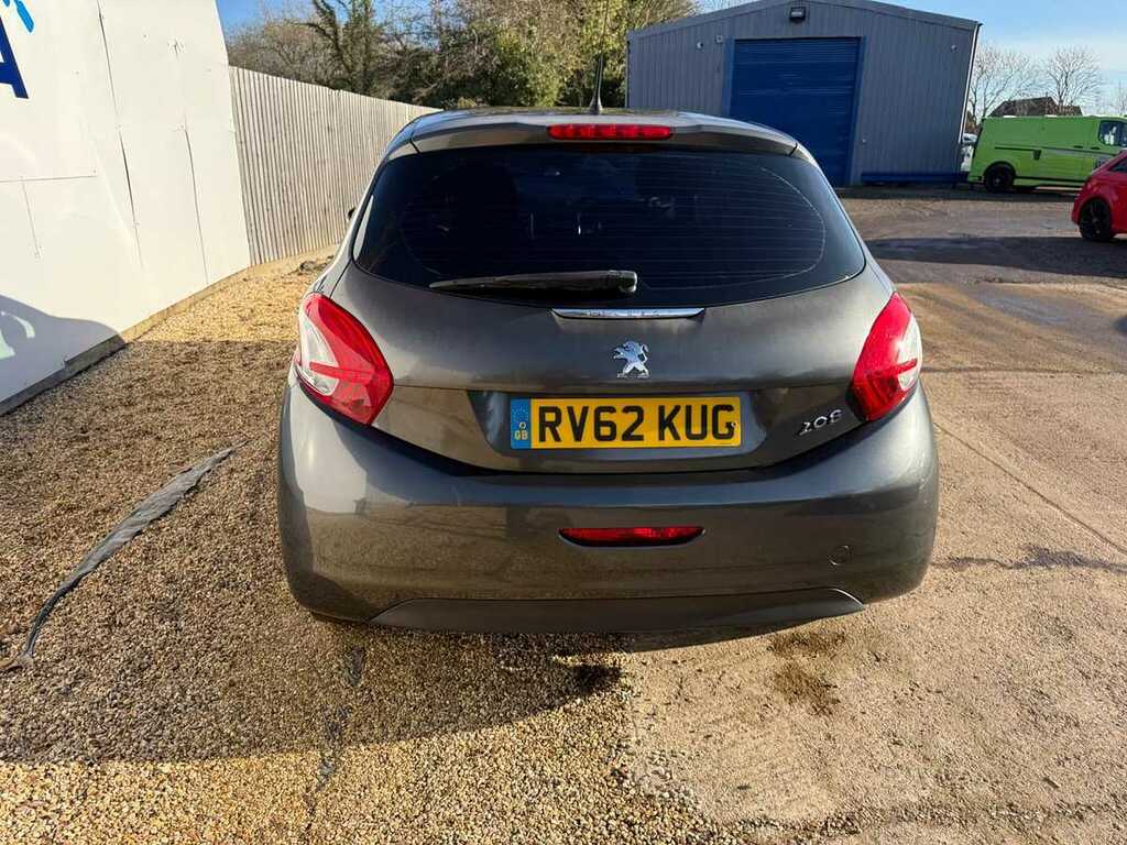 Peugeot 208 Active Grey #4