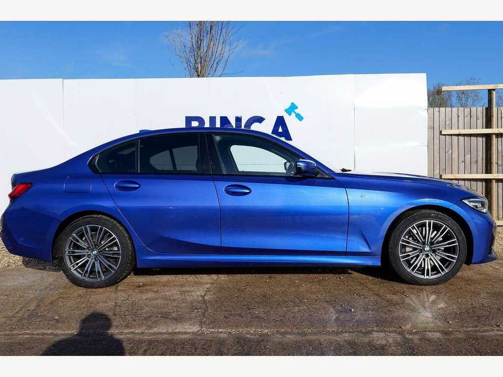 BMW 3 Series M Sport KT69FMZ Blue #4