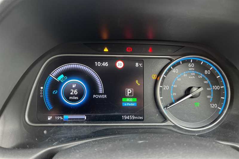 Nissan Leaf 110Kw N-connecta 39Kwh DS72KZW Grey #3