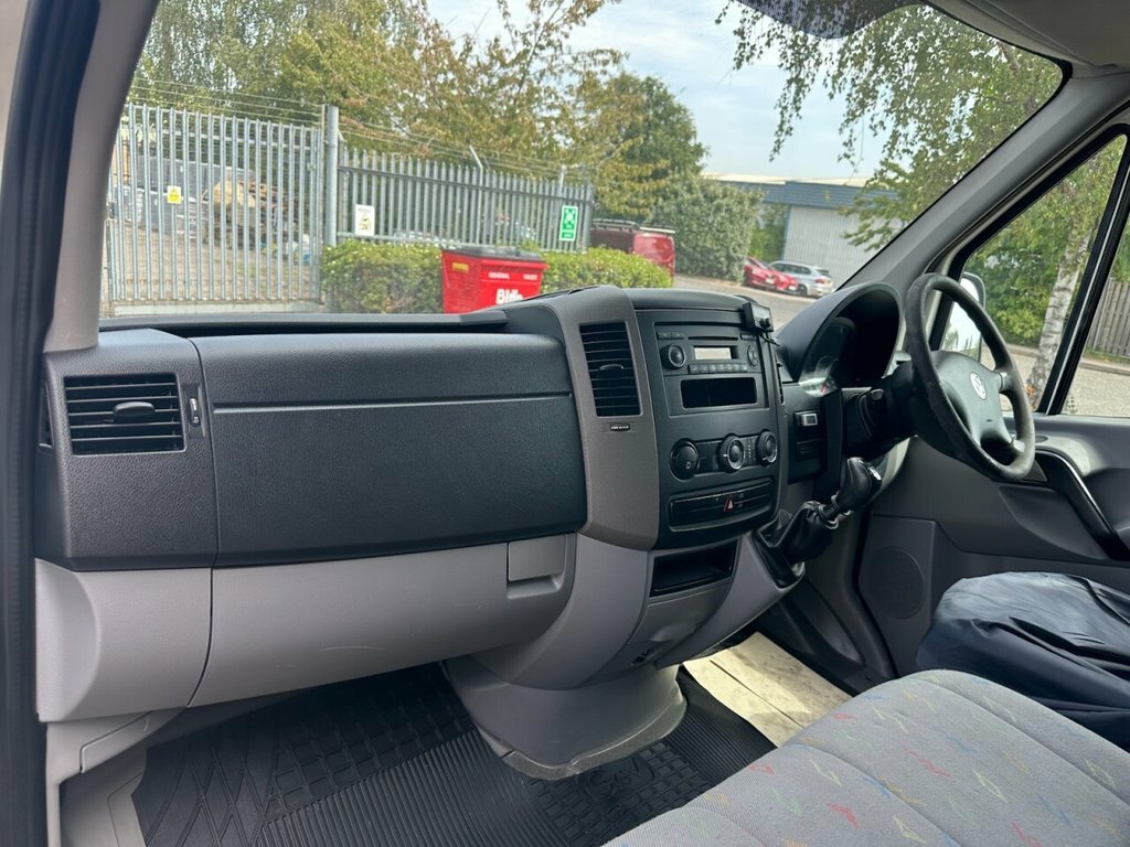 Volkswagen Crafter 2.5L Cr30 BF60GKK White #2