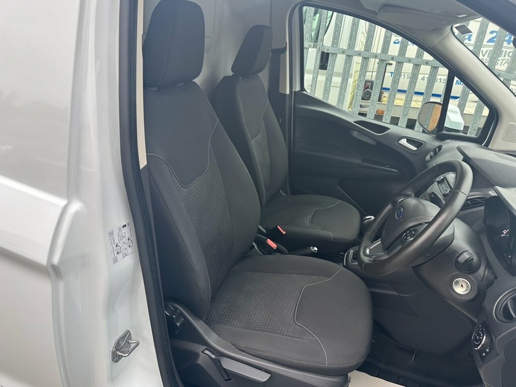 Ford Transit Courier 1.5L Limited LY23XXH White #5