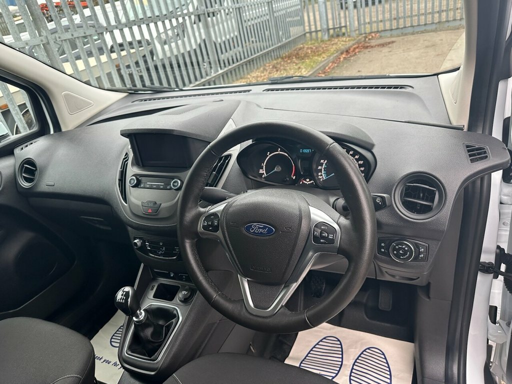 Ford Transit Courier 1.5L Limited LY23XXH White #6