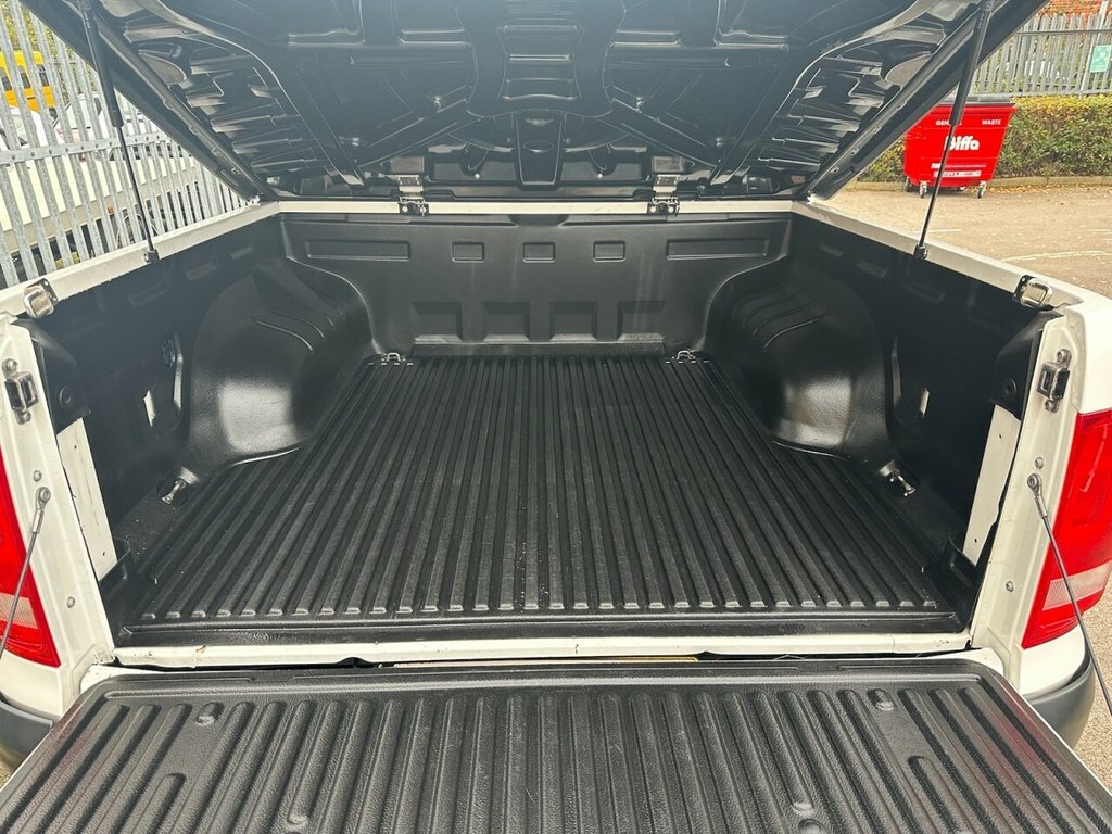 Volkswagen Amarok 3L Trendline LT20LBO White #3