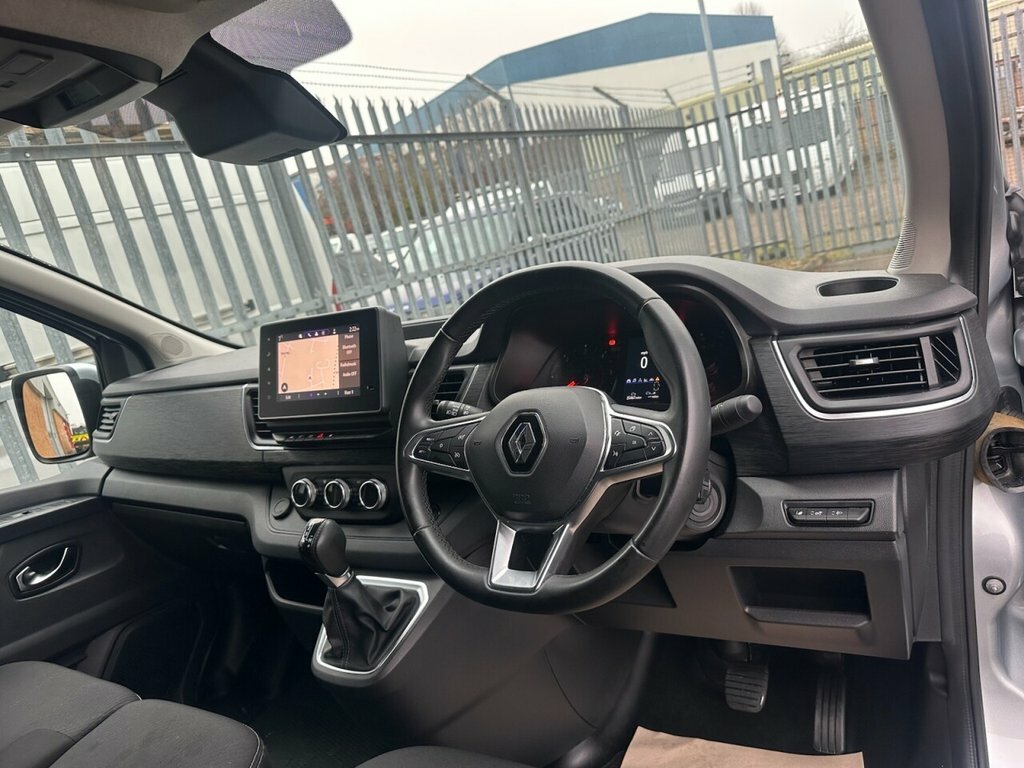 Renault Trafic 2L Sport FD23ZWR Grey #2