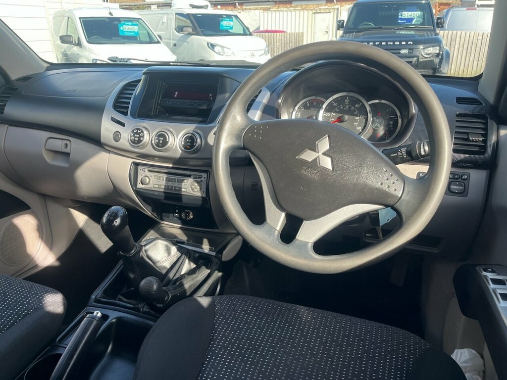 Mitsubishi L200 2.5L Trojan Black