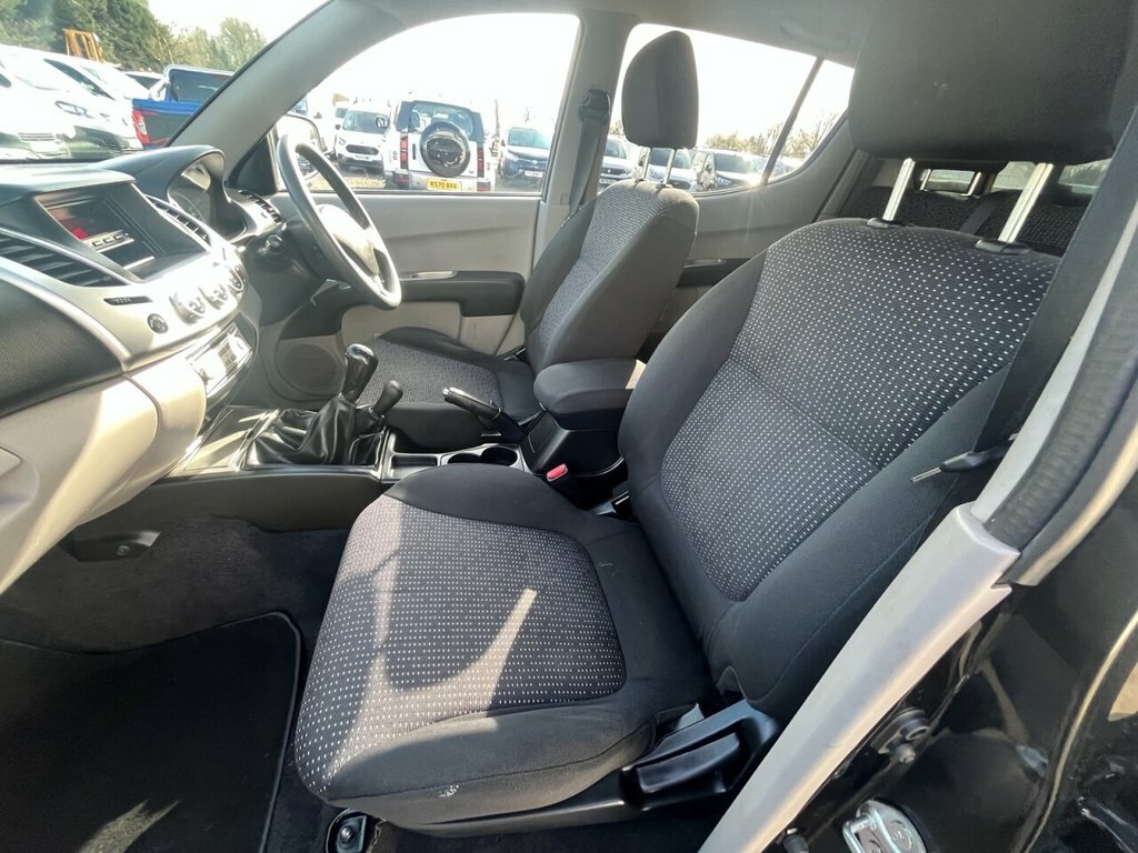 Mitsubishi L200 2.5L Trojan Black #6