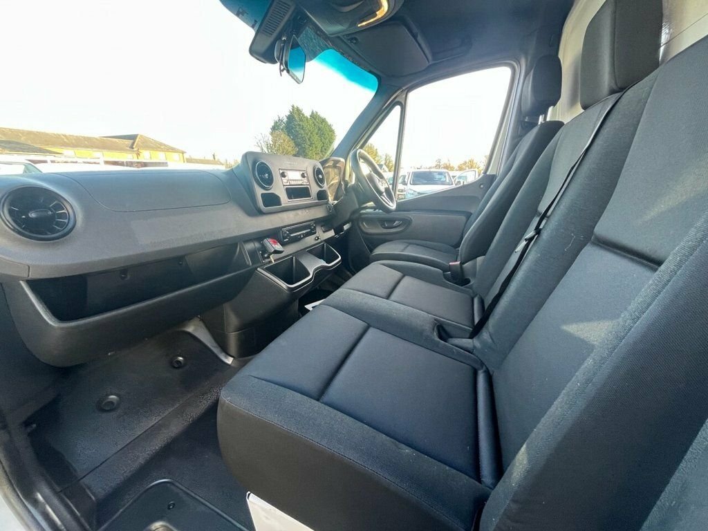 Mercedes-Benz Sprinter 2L Progressive PK70WEX White #4