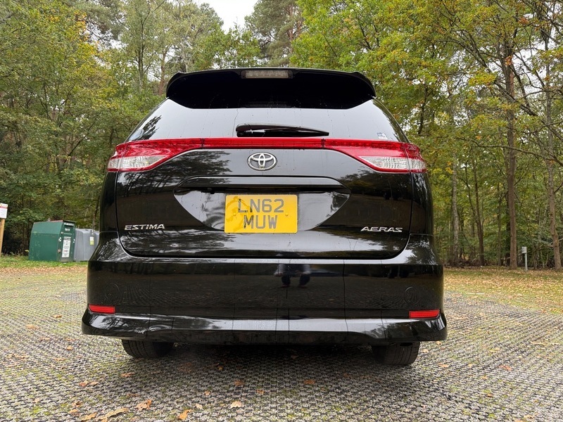 Toyota Estima   #10