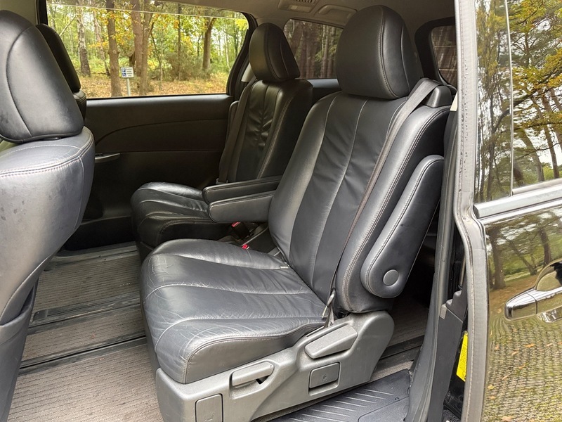 Toyota Estima   #19
