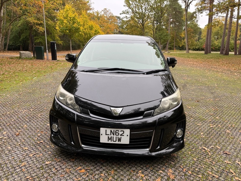 Toyota Estima   #12