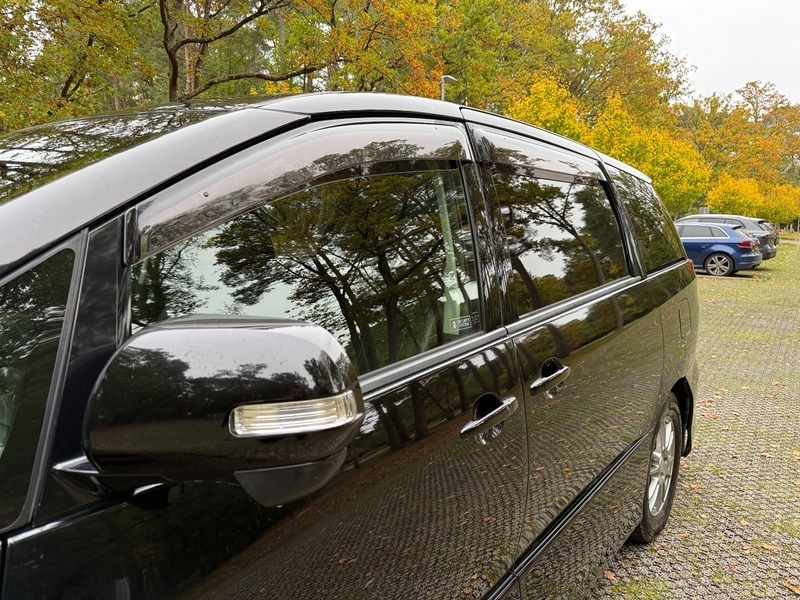 Toyota Estima   #38