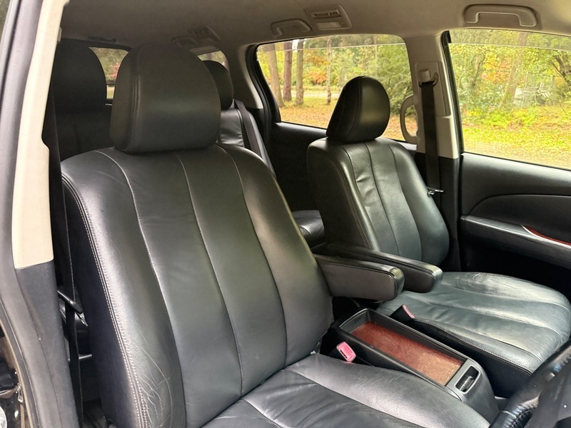 Toyota Estima   #23