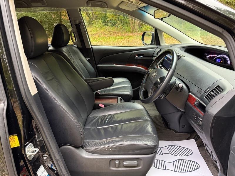 Toyota Estima   #16
