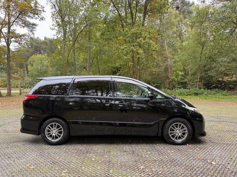 Toyota Estima   #7