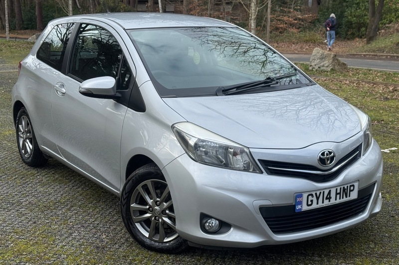 Toyota Yaris Vvt-i Icon Plus Silver