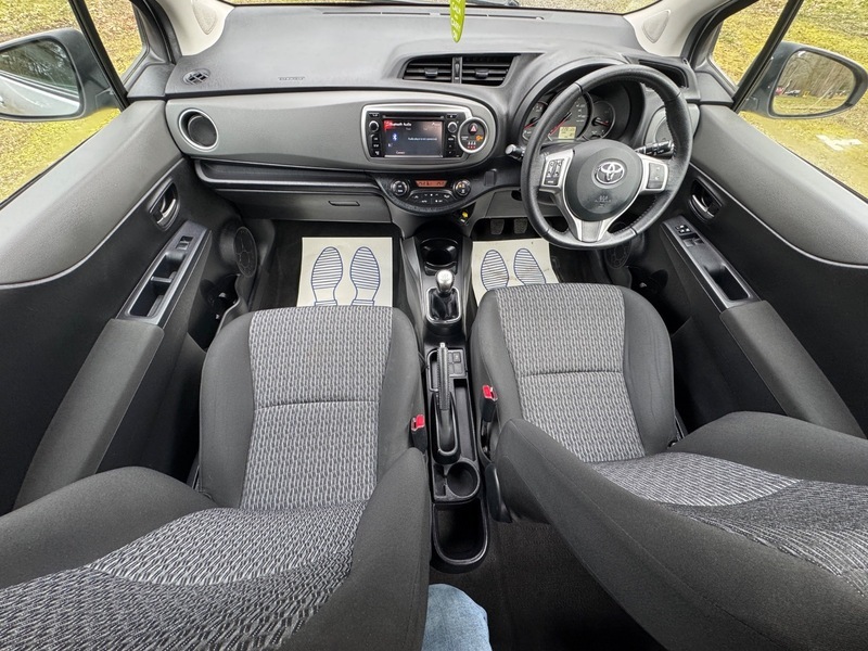 Toyota Yaris Vvt-i Icon Plus GY14HNP Silver #2