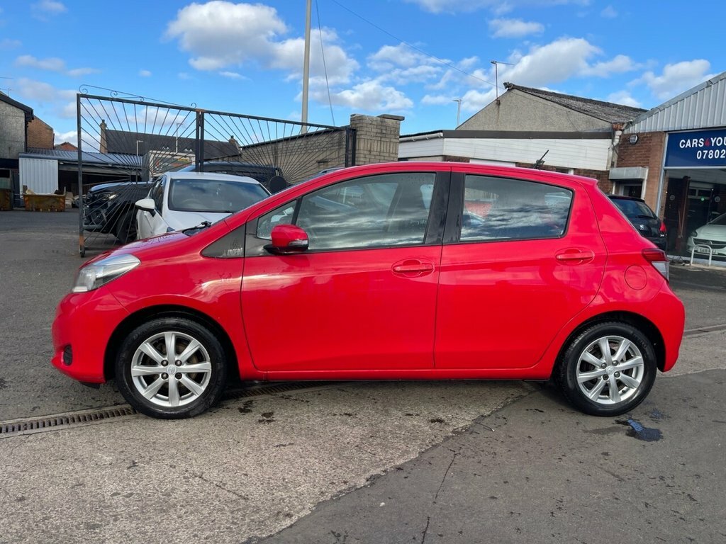Toyota Yaris 1L Tr Red #4