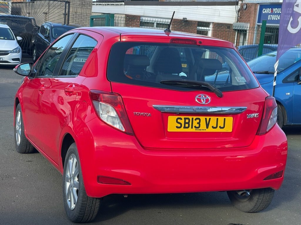 Toyota Yaris 1L Tr Red #5