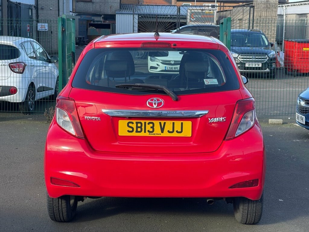 Toyota Yaris 1L Tr Red #6