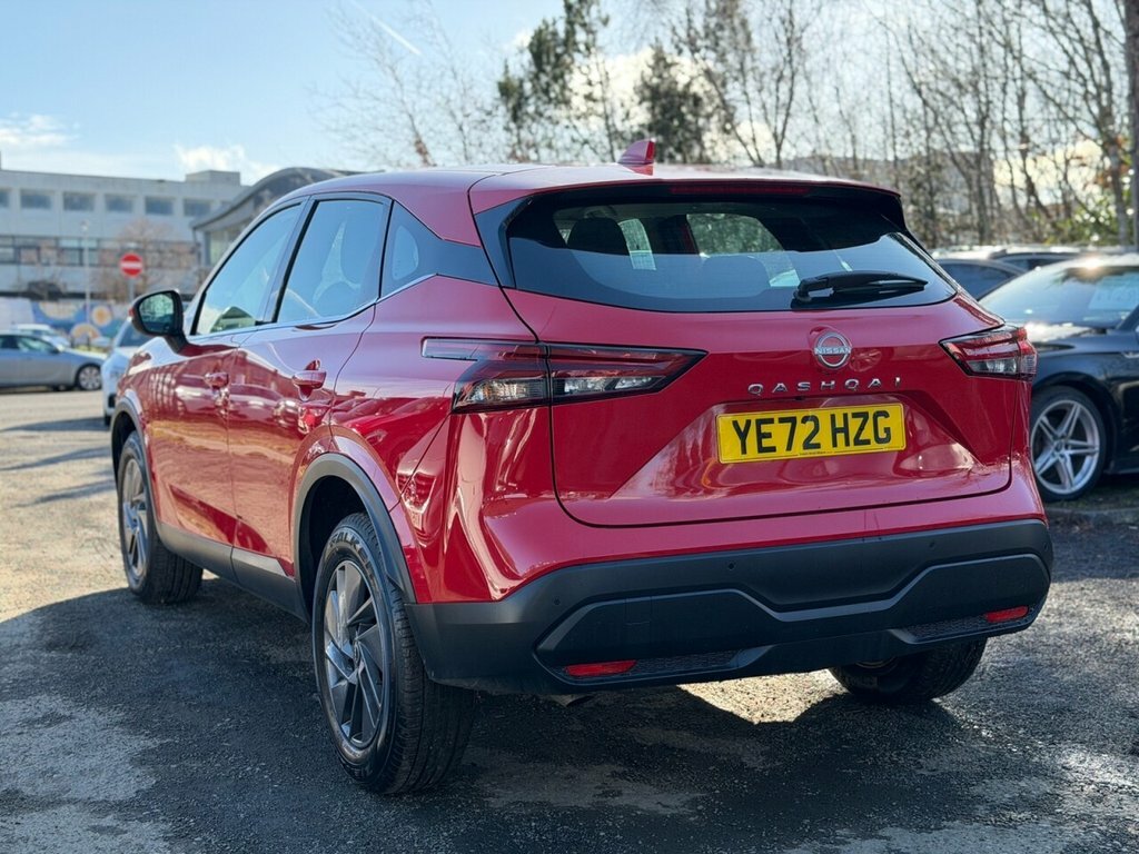 Nissan Qashqai 1.3L Acenta Premium YE72HZG Red #5