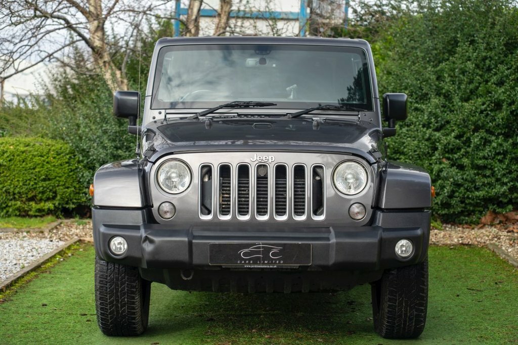 Jeep Wrangler 2L Sahara Grey #2