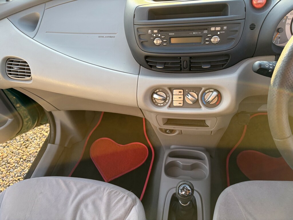 Nissan Almera Tino 1.8 Se Grey #12