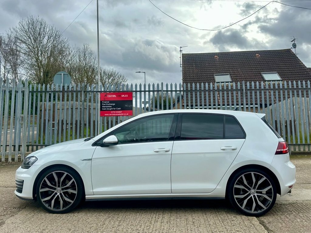 Volkswagen Golf 2.0 Tdi Bluemotion Tech Gtd Hatchback D YD66HXC White #4