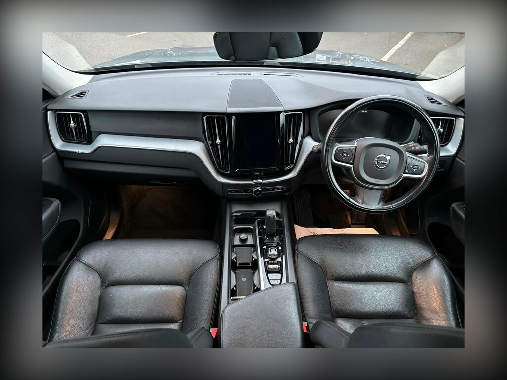 Volvo XC60 2.0 B4 Mhev Momentum Awd Euro 6 Ss AK20DZX Grey #4