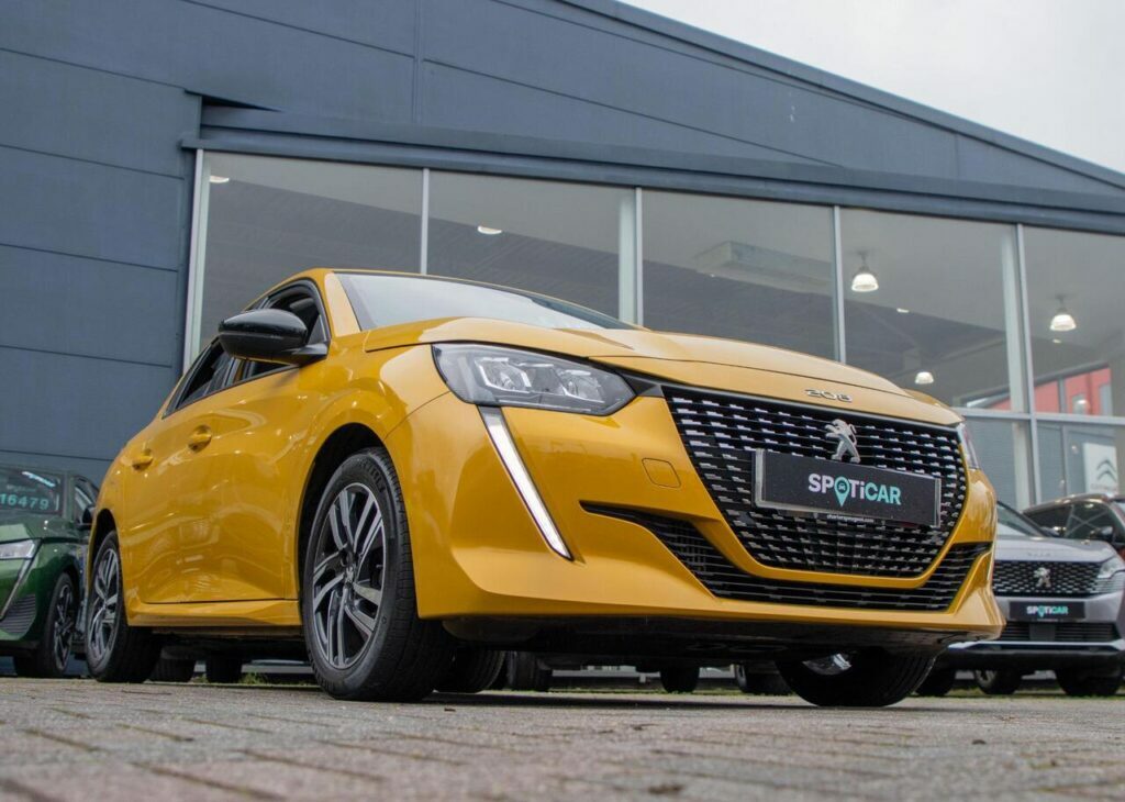 Peugeot 208 1.2 Puretech Allure Premium Euro 6 S S RV23BNY Yellow #6