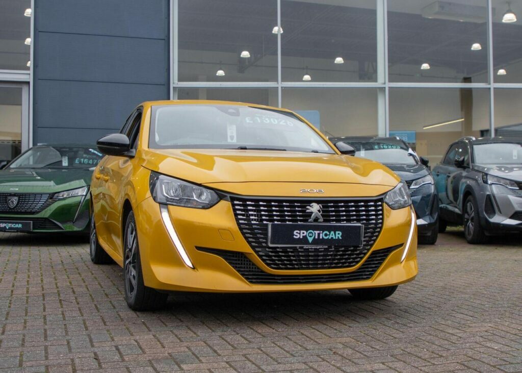Peugeot 208 1.2 Puretech Allure Premium Euro 6 S S RV23BNY Yellow #5