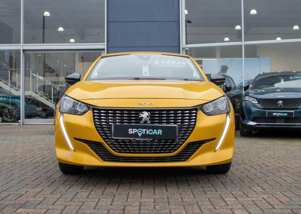 Peugeot 208 1.2 Puretech Allure Premium Euro 6 S S RV23BNY Yellow #2