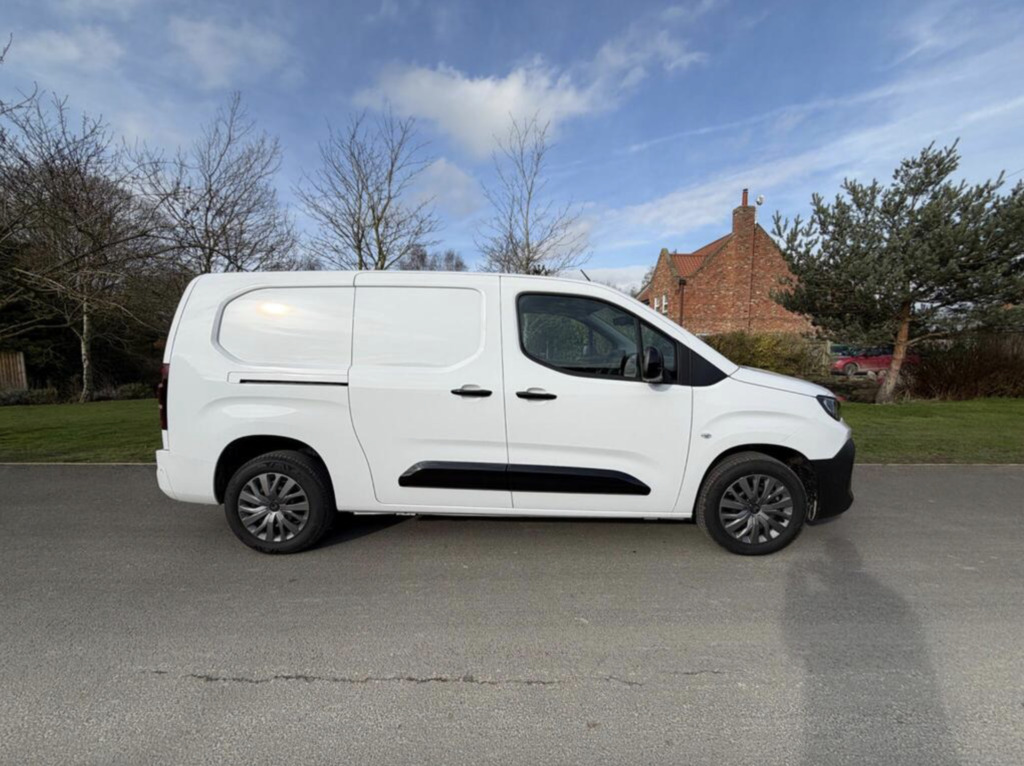 Citroen Berlingo 1.5 Bluehdi 950Driver Xl, 190 Miles   #2