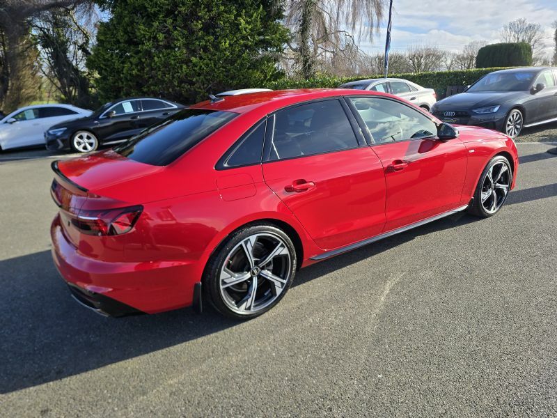 Audi A4 S Line Black Edition 35 2.0Tdi Mhev Red #4