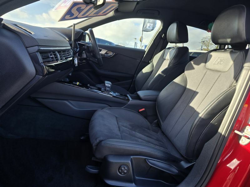 Audi A4 S Line Black Edition 35 2.0Tdi Mhev Red #6
