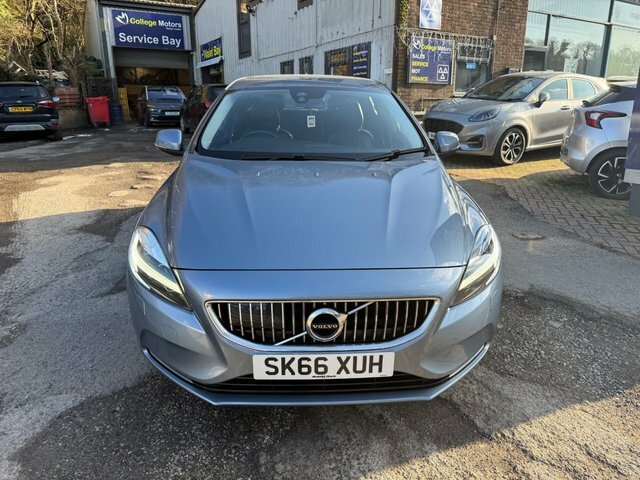 Volvo V40 2016 66 2.0 D2 Inscription Hatchback Ma Blue #2
