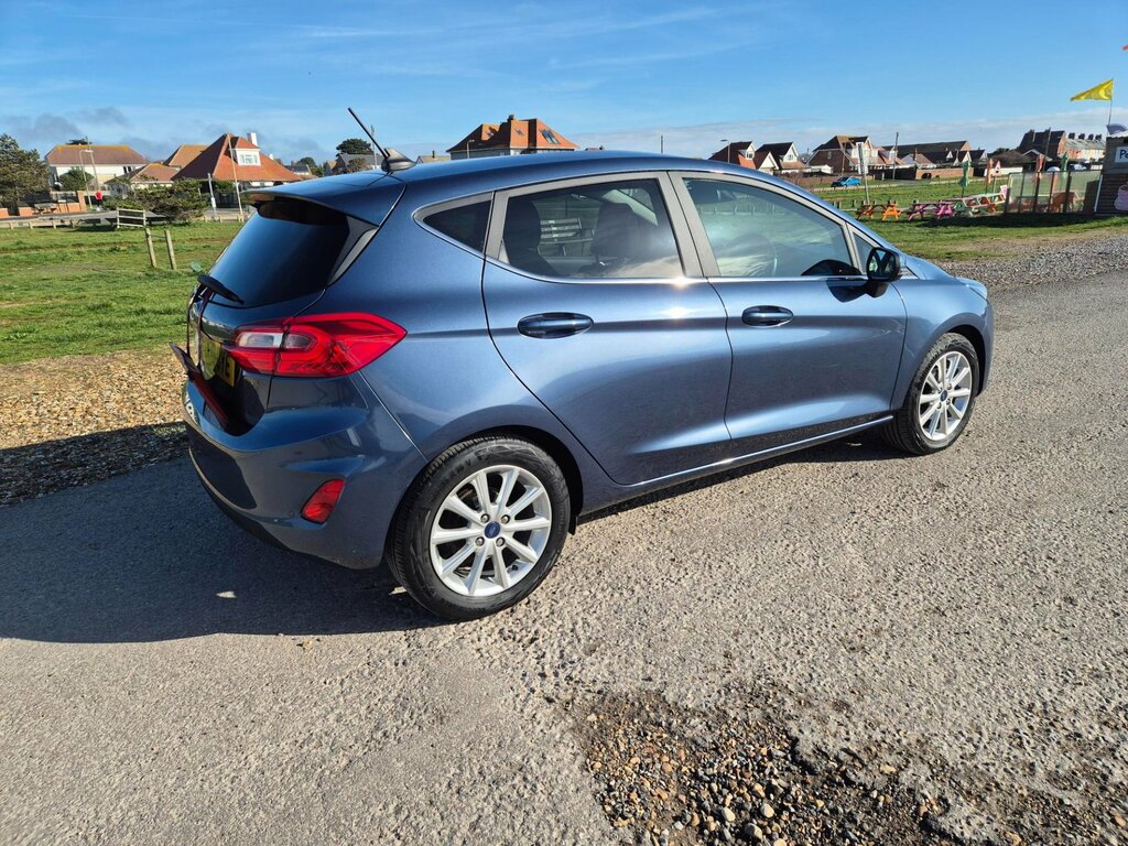 Ford Fiesta Titanium 5-Door CN70OYE Blue #4