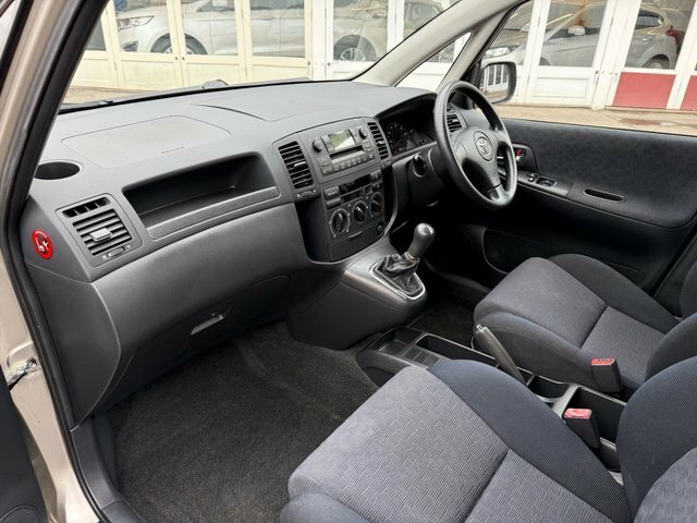 Toyota Corolla Verso Corolla Verso T3 D4d Green #22