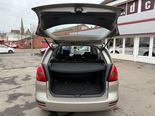 Toyota Corolla Verso Corolla Verso T3 D4d Green #16