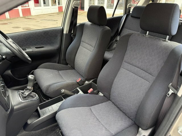 Toyota Corolla Verso Corolla Verso T3 D4d Green #23
