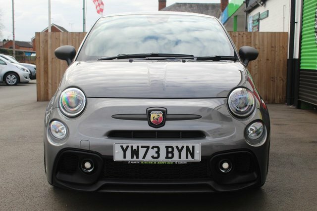 Abarth 695 1.4 T-jet Competizione Hatchback E YW73BYN Black #2