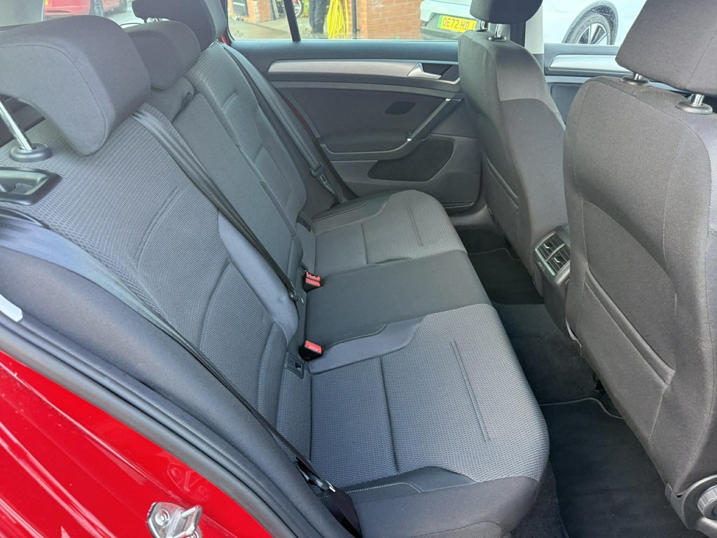 Volkswagen Golf 1.2 Tsi Bluemotion Red #4
