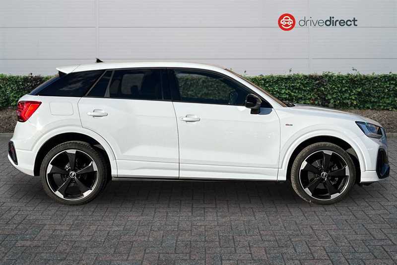 Audi Q2 1.5 Tfsi Cod 35 Black Edition Suv S Tro EF70LXW White #2