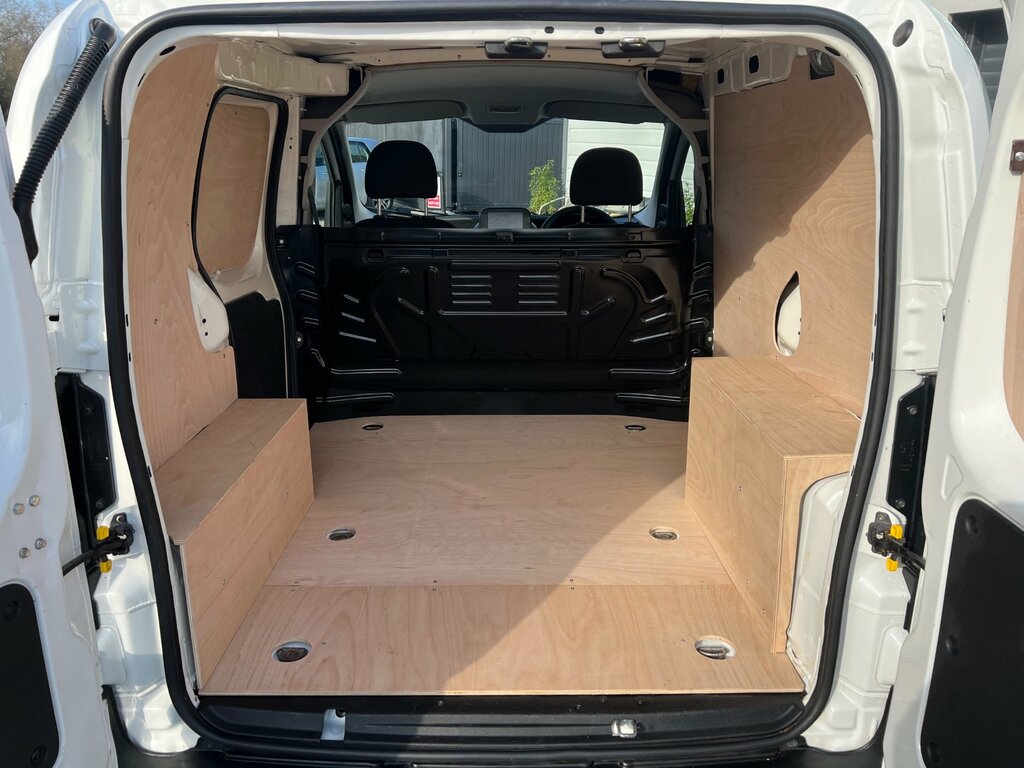 Fiat Fiorino 1.3 Multijetii Tecnico Van Euro White #4