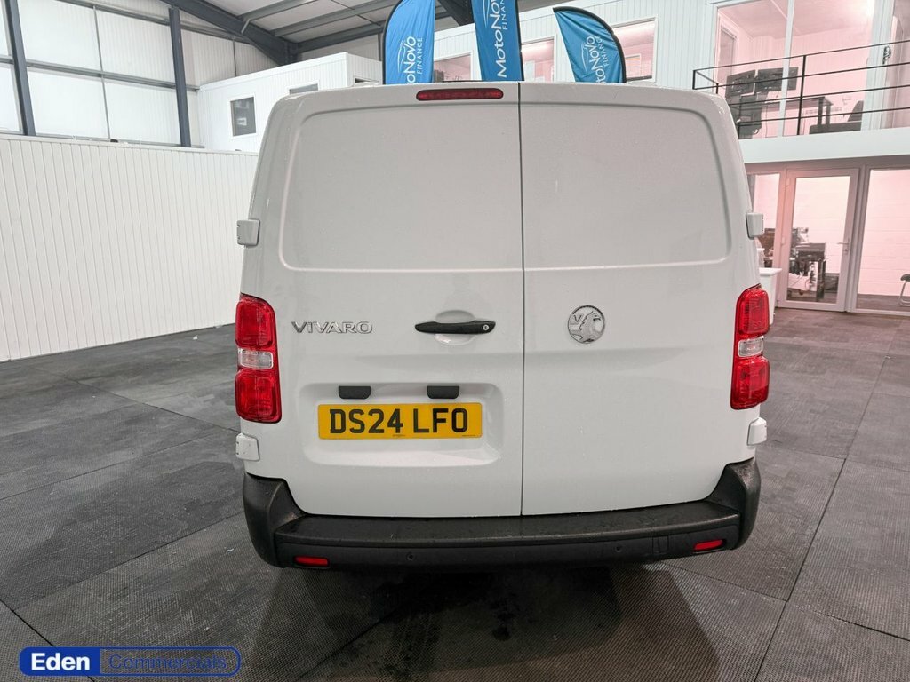 Vauxhall Vivaro 2L Prime 6Dr DS24LFO White #6