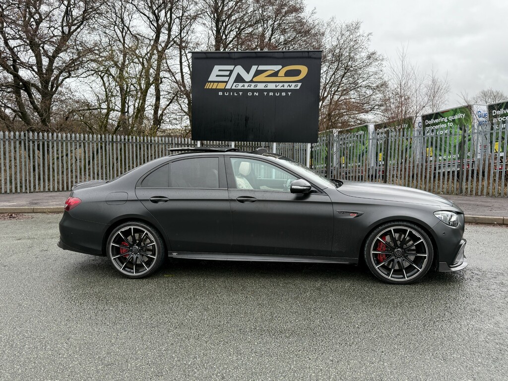 Mercedes-Benz E Class 4.0 V8 Biturbo Night Edition Premium Plus Saloon  #2