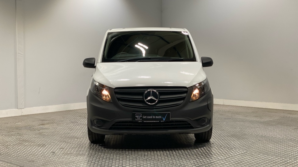 Mercedes-Benz eVito 66 Progressive L2 White #2