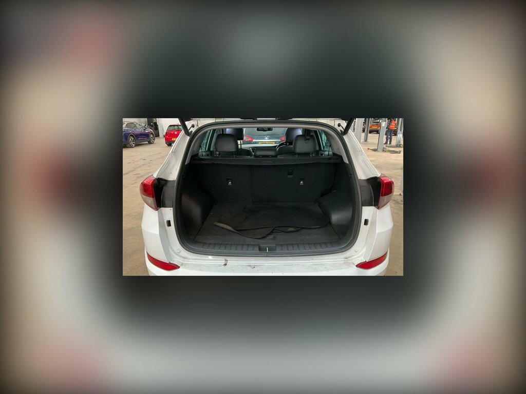 Hyundai Tucson 1.7 Crdi Blue Drive Premium Se Suv Dct HG16YUL White #4
