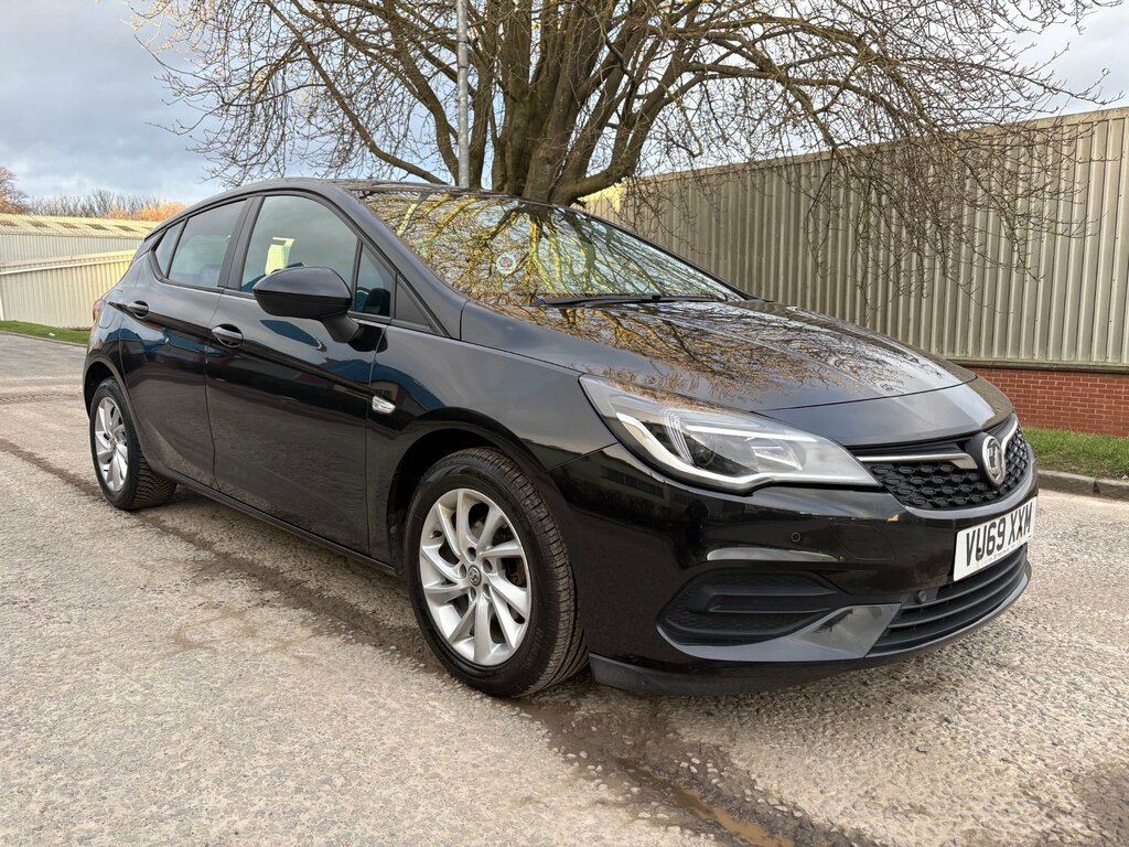 Vauxhall Astra 1.5 Turbo D Business Edition Nav Hatchback Die Black