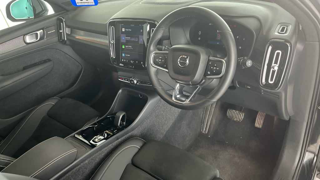 Volvo XC40 Black Edition Ultra, B4 Mild Hybrid, RA74CTV Black #4