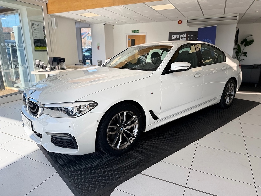 BMW 5 Series 2.0 520D M Sport Saloon Euro 6 S YN68PMV White #3